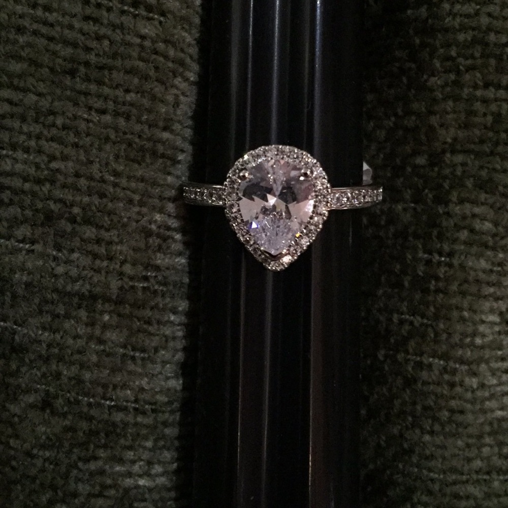 🆑🆑5ct Swarovski Elements 925 SS Ring 🆑🆑